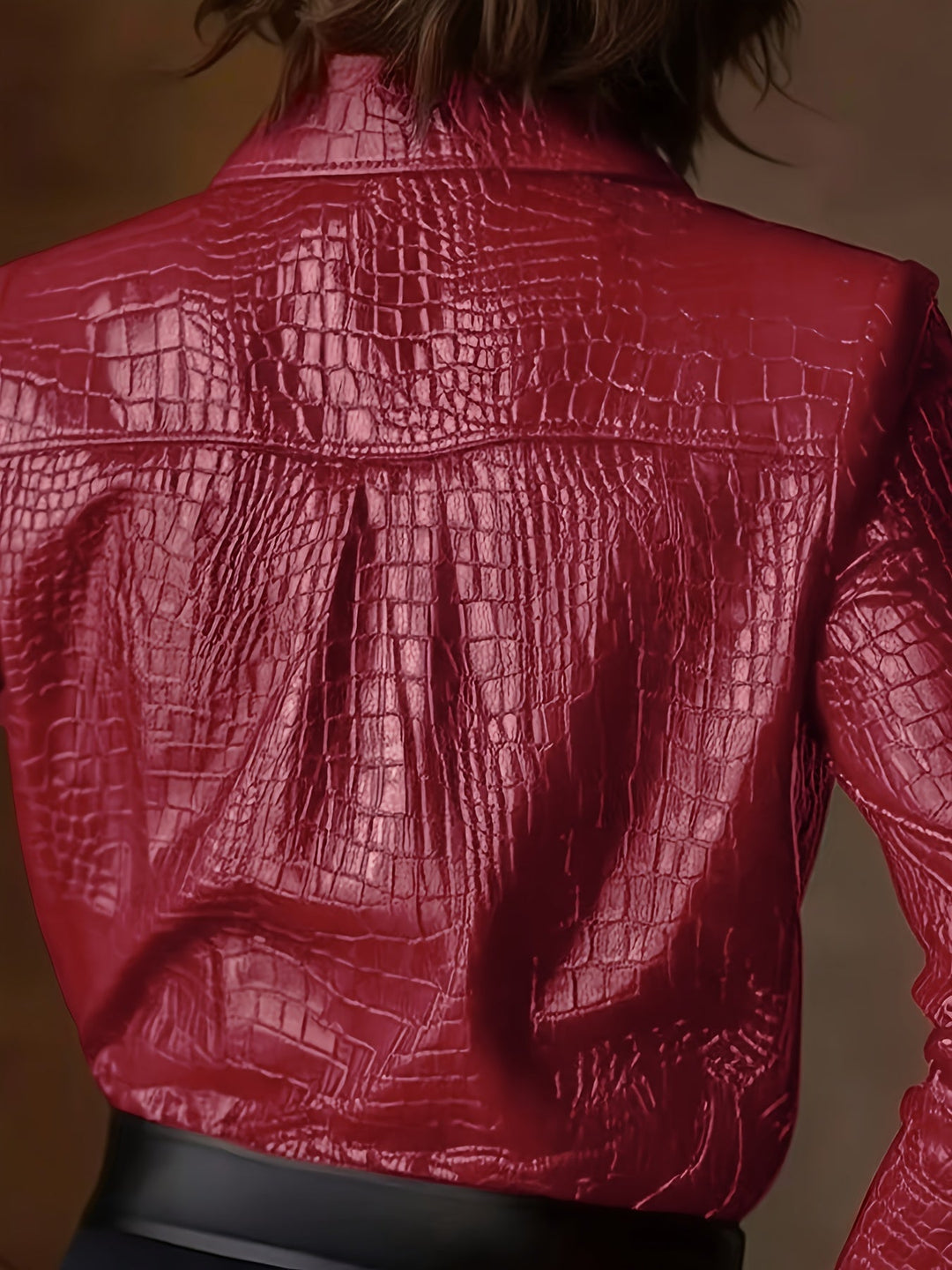 Samara – Schwarze Jacke mit Krokoprägung & lässigem Schnitt