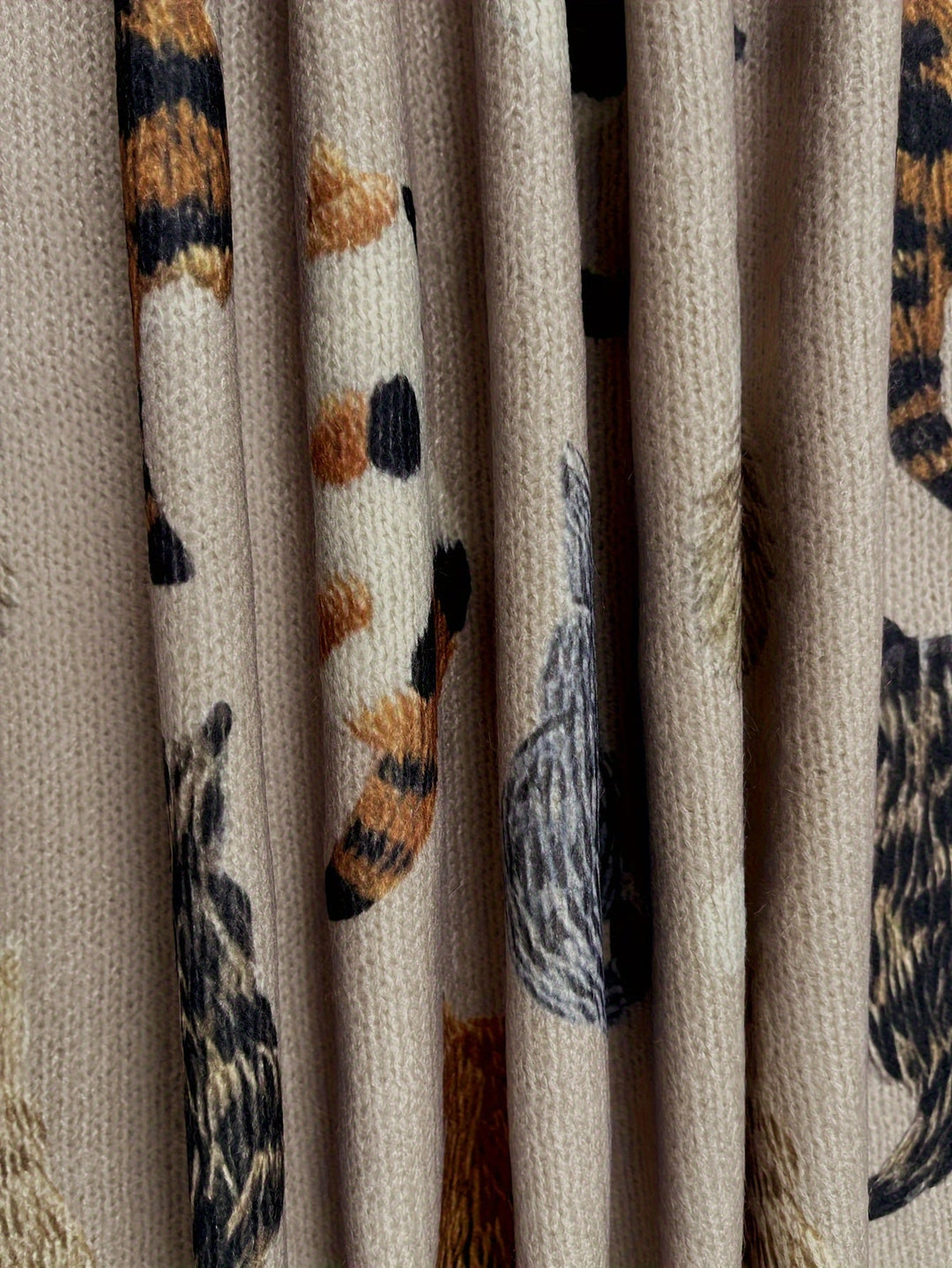 Delta – Leichter Pullover mit Katzen-Silhouette