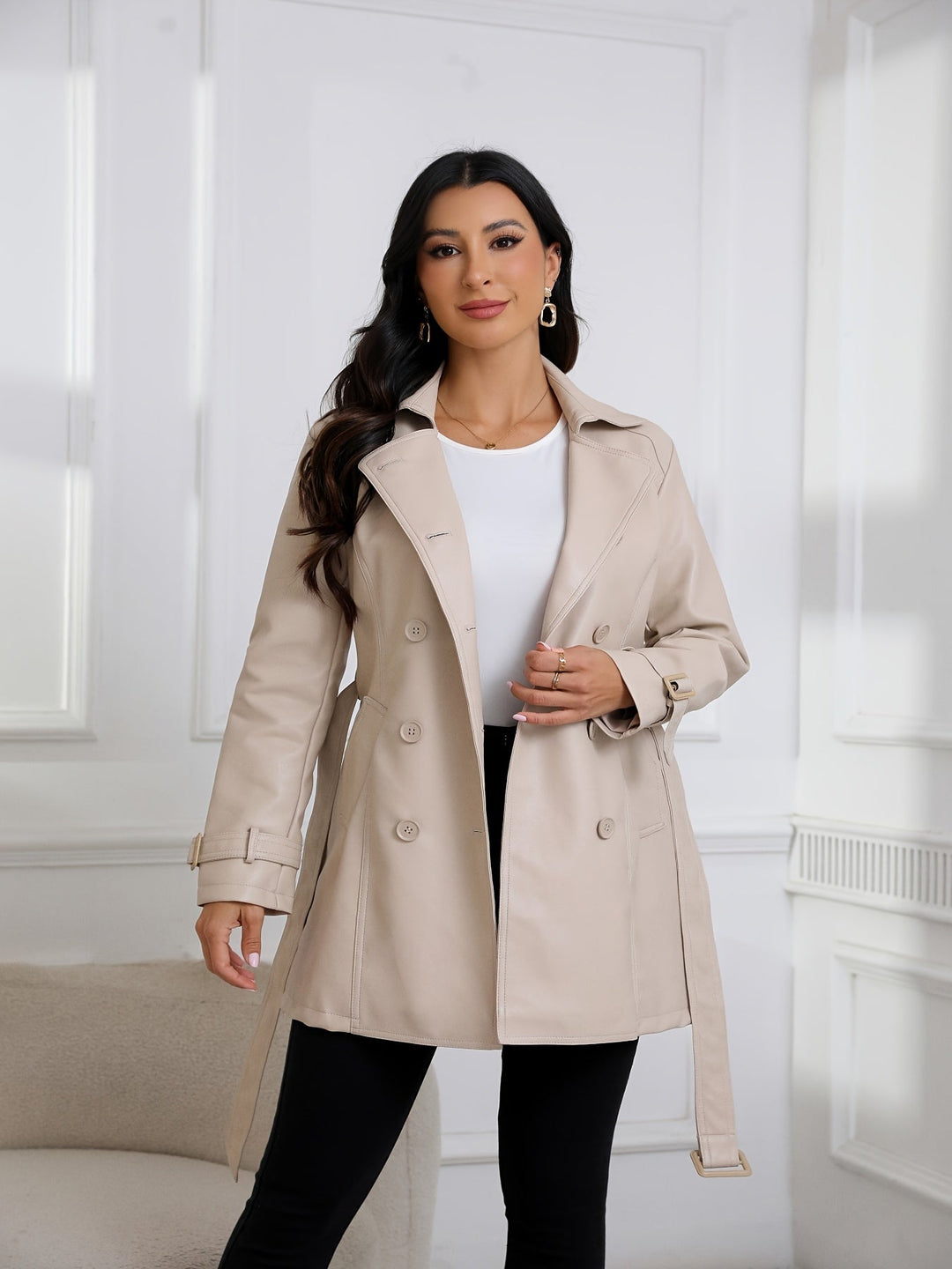 Faye – Eleganter Damen- Leder-Trenchcoat mit Gürtel