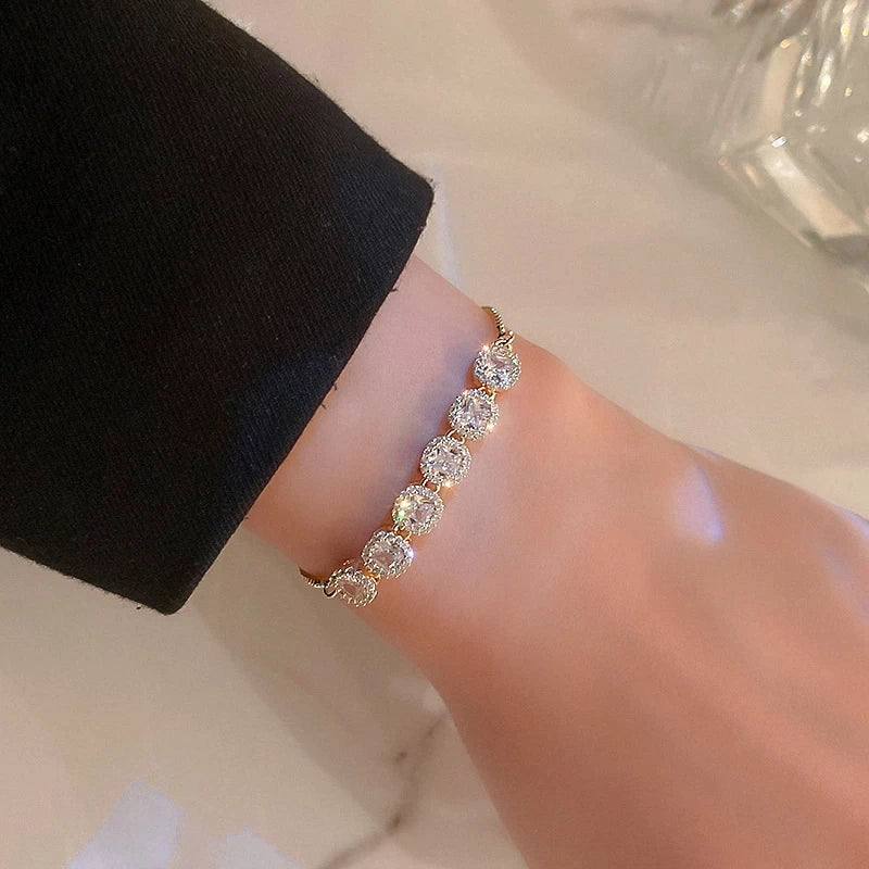 Verstellbares Luxusarmband mit Zirkonia in Gold