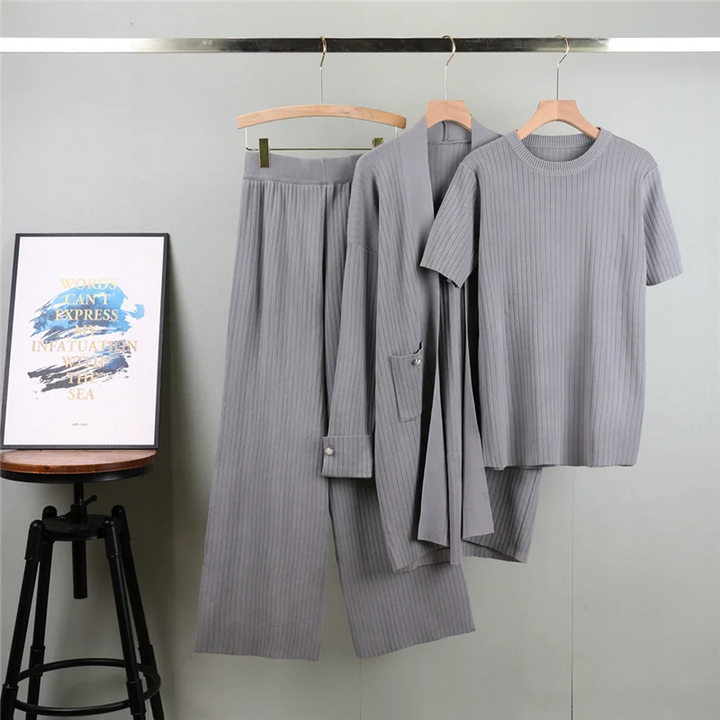 Carmen – Dreiteiligs Gestrickts Set mit Langem Cardigan