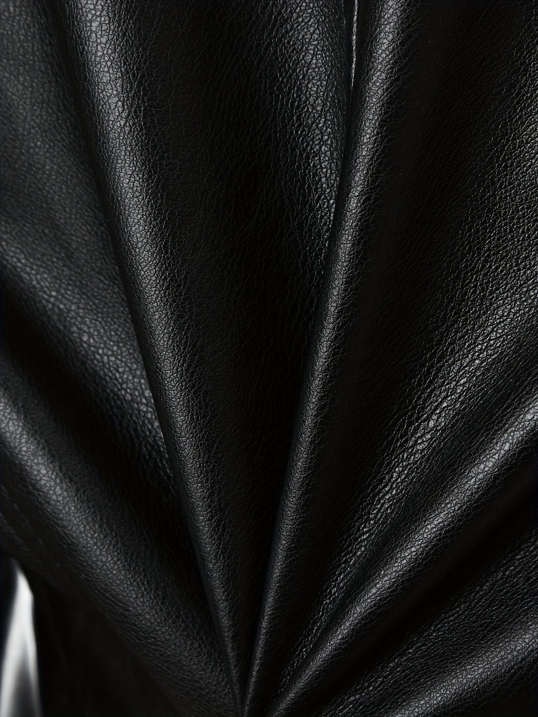 Atara – Eleganter PU- Ledermantel mit Revers & A-Linien-Schnitt